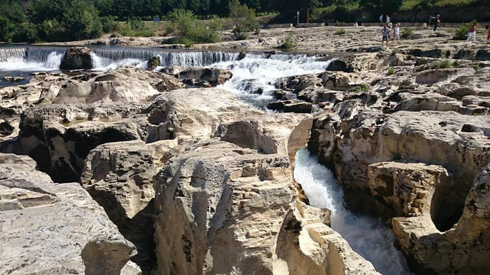 Lou Meinado Saint-Martin-de-Crau Dış mekan fotoğraf